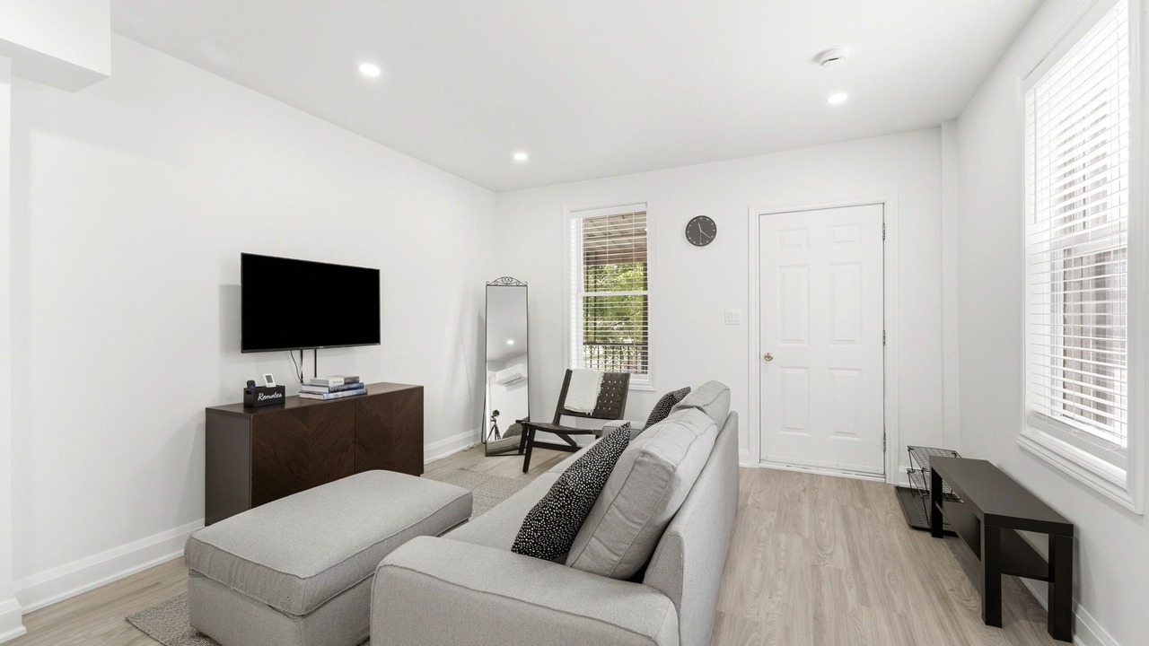 Photo of Livingroom in Brantford