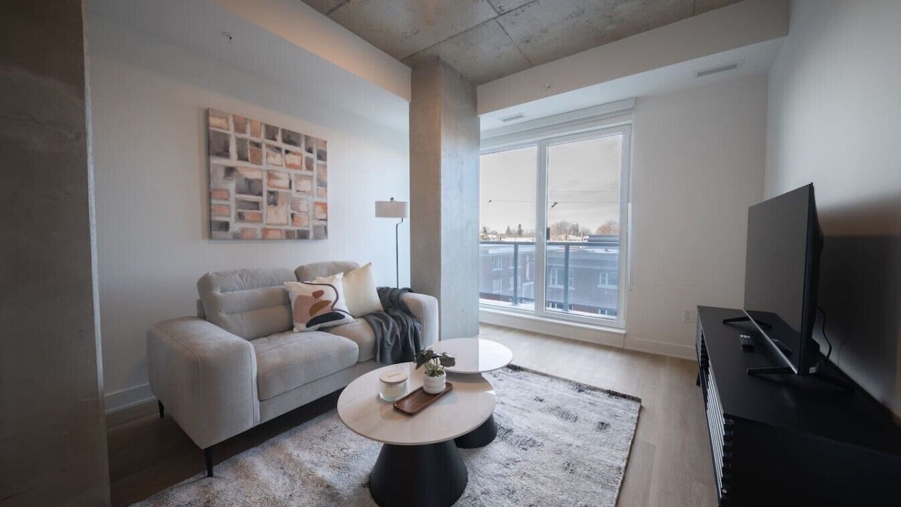 Photo of Livingroom in Carlingwood - McKellar Park - Laurentien View