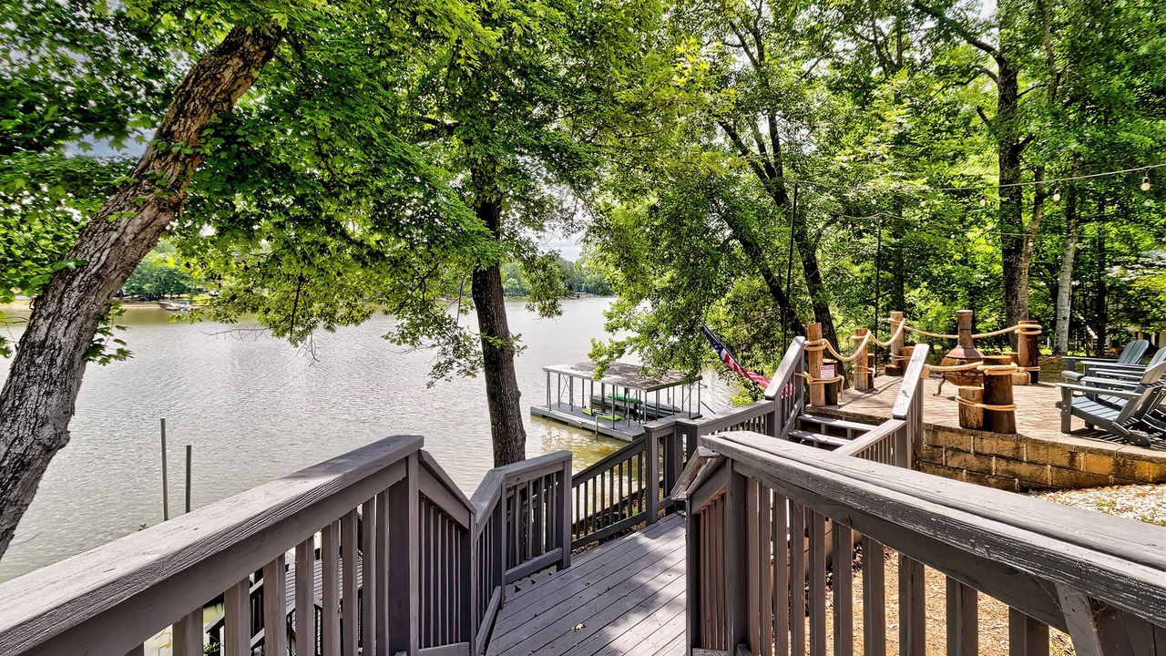 Photo of Outdoor in White Oak