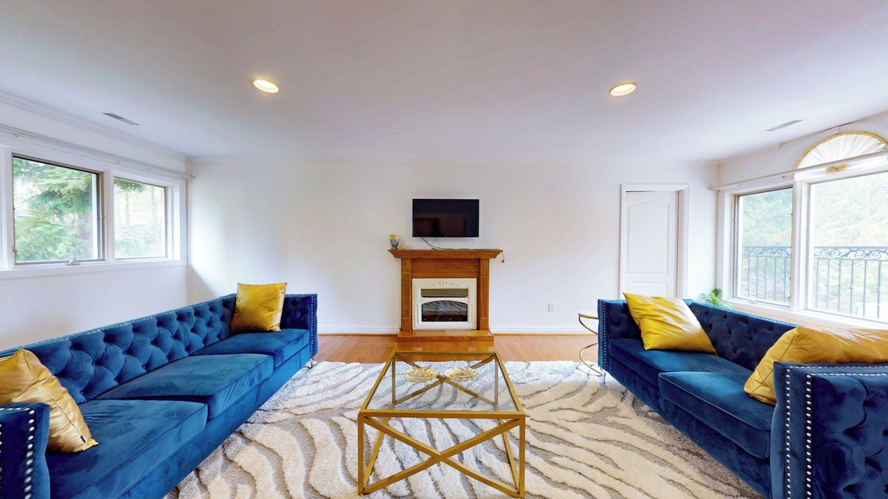 Photo of Livingroom in Thornhill