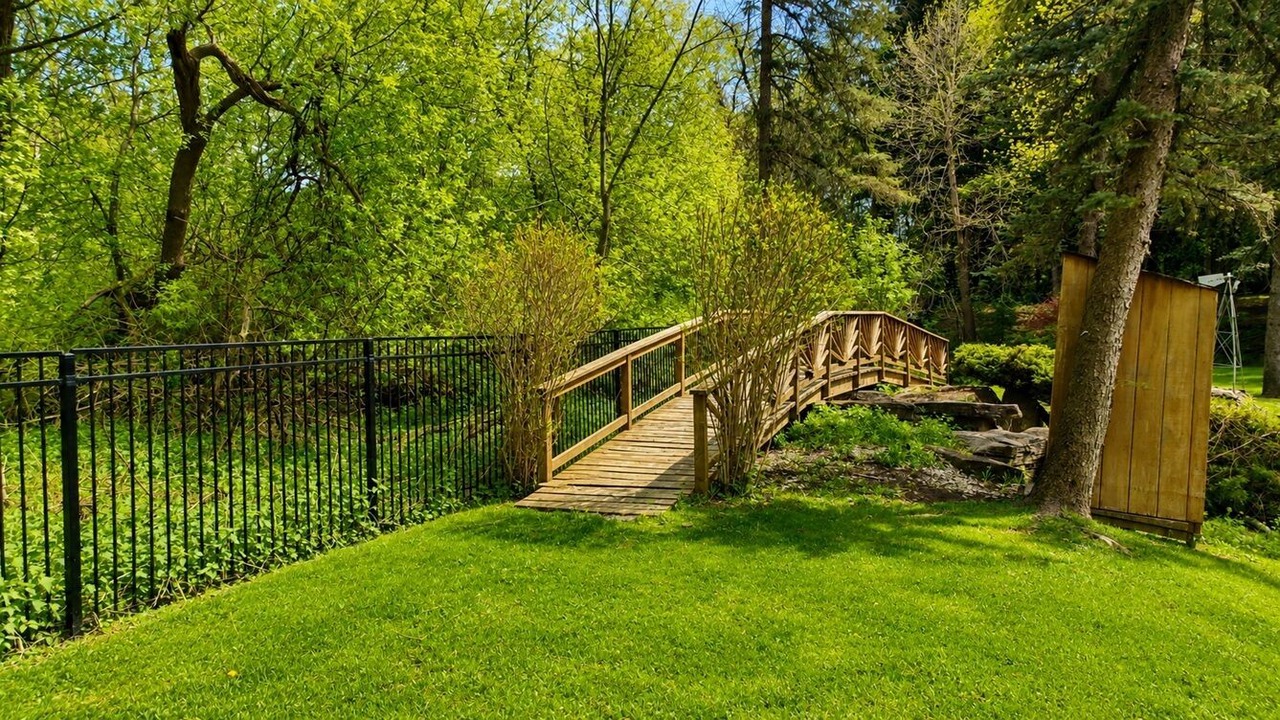 Photo of Outdoor in Thornhill