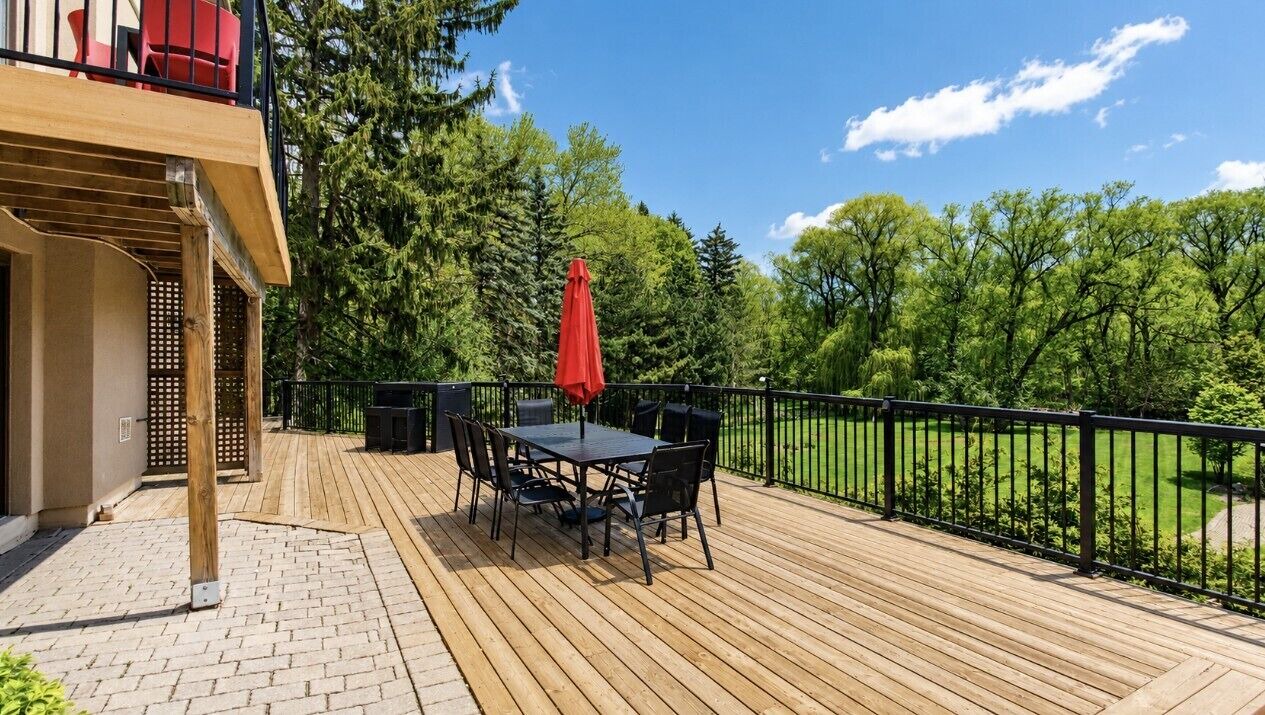 Photo of Outdoor in Thornhill