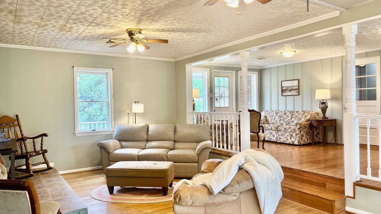 Photo of Livingroom in Shady Spring