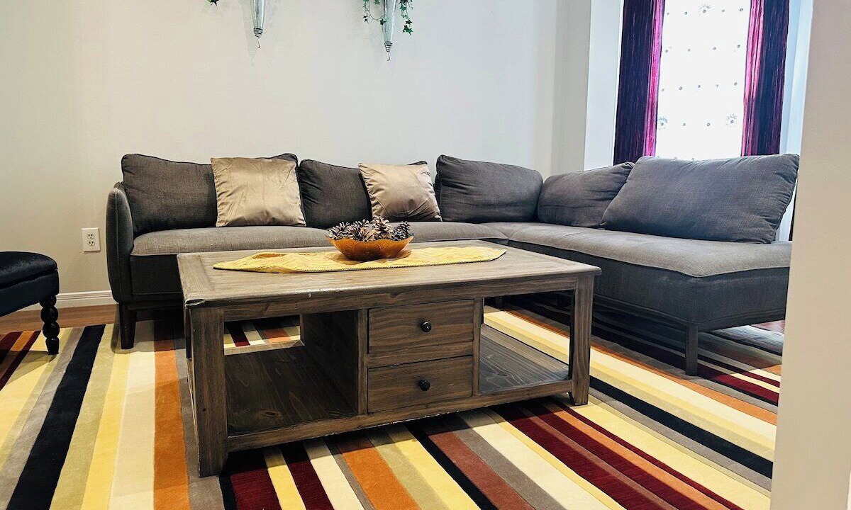 Photo of Livingroom in Hurontario