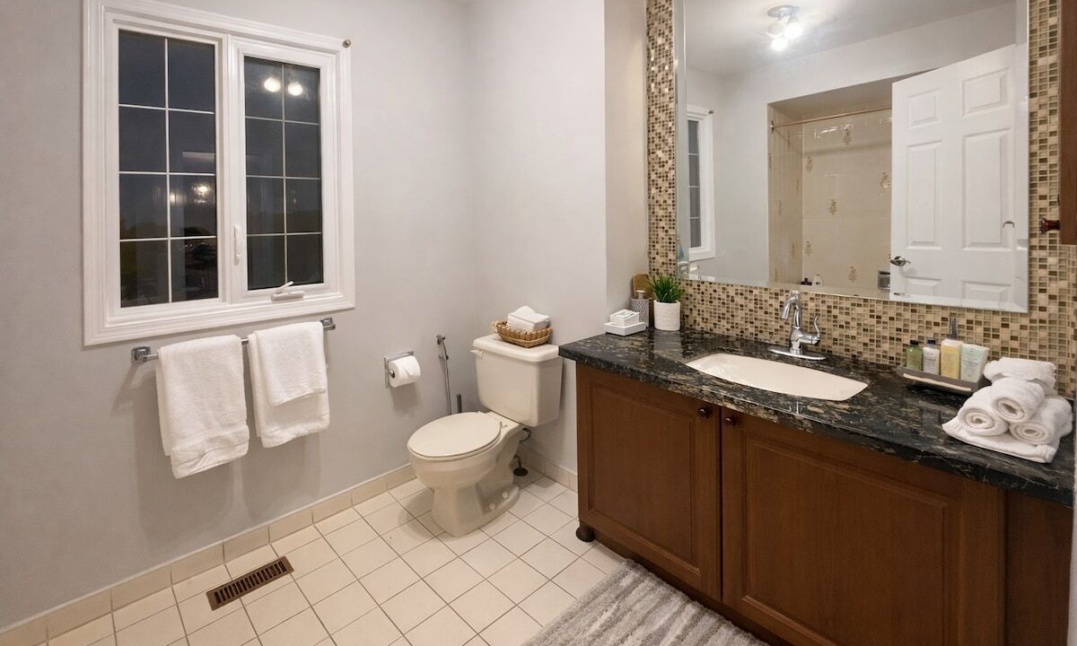 Photo of Bathroom in Hurontario