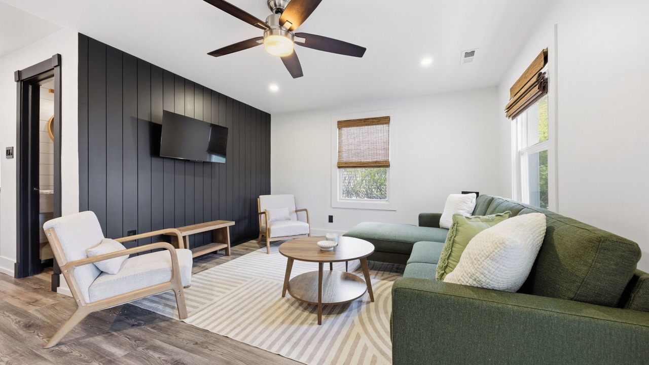 Photo of Livingroom in Sarnia