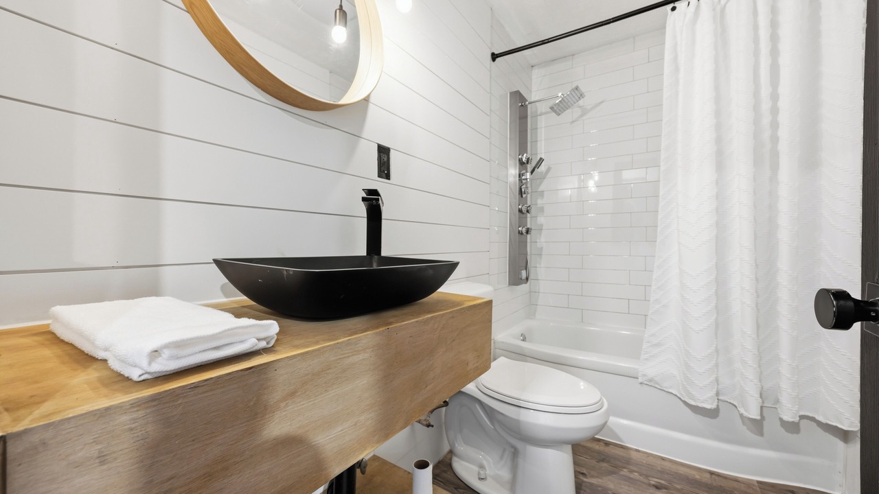 Photo of Bathroom in Sarnia