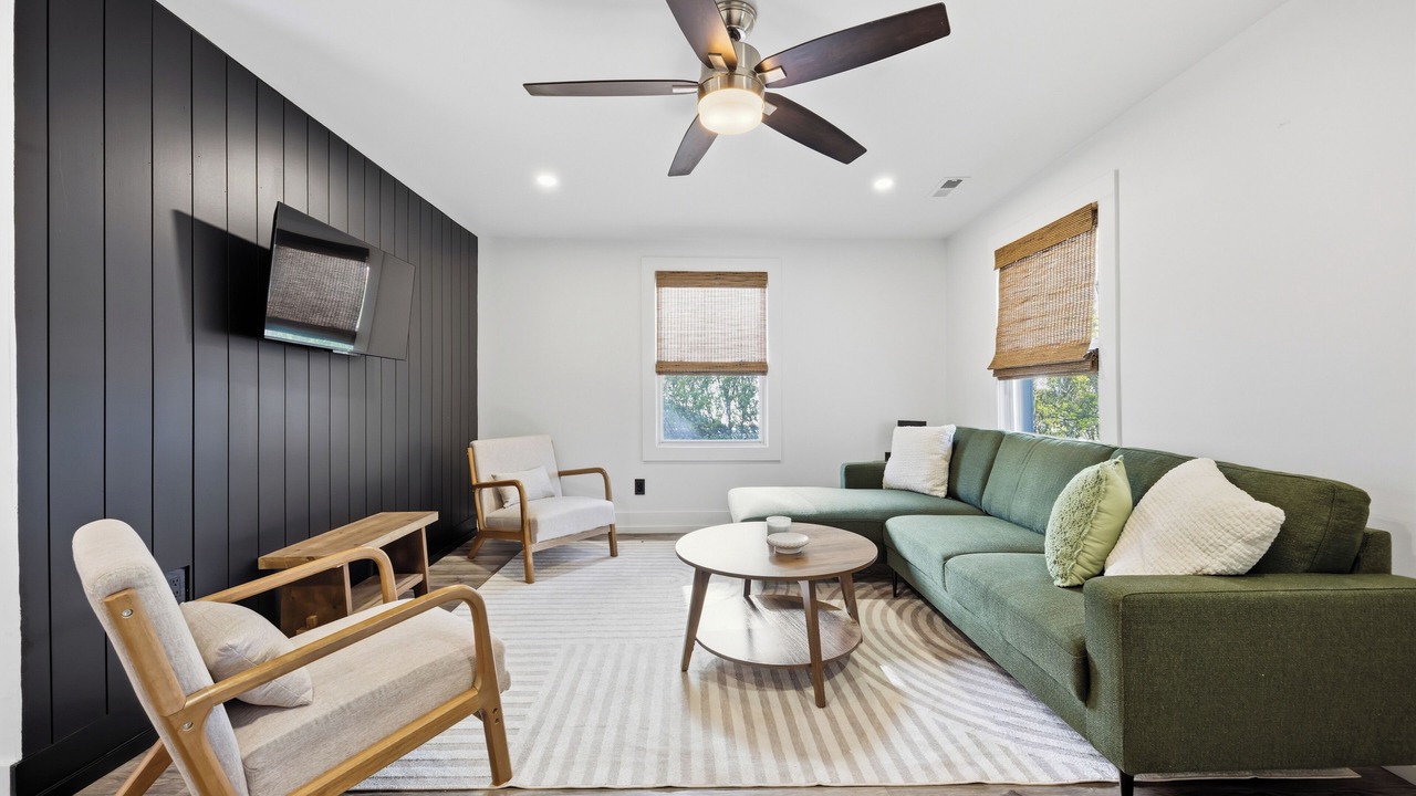 Photo of Livingroom in Sarnia