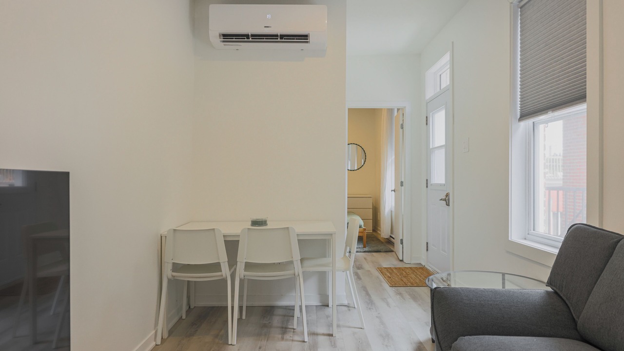 Photo of Livingroom in De Lorimier