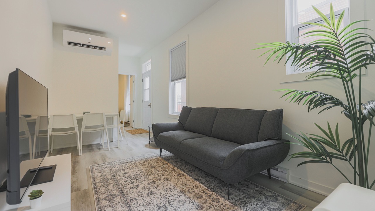 Photo of Livingroom in De Lorimier