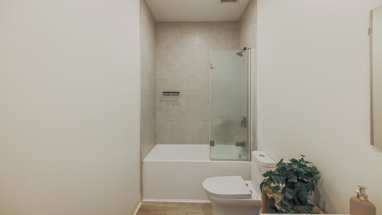 Photo of Bathroom in De Lorimier