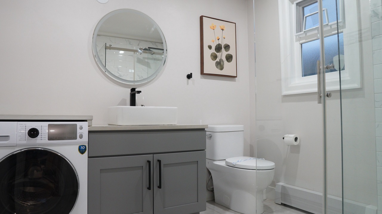 Photo of Bathroom in Fraserview
