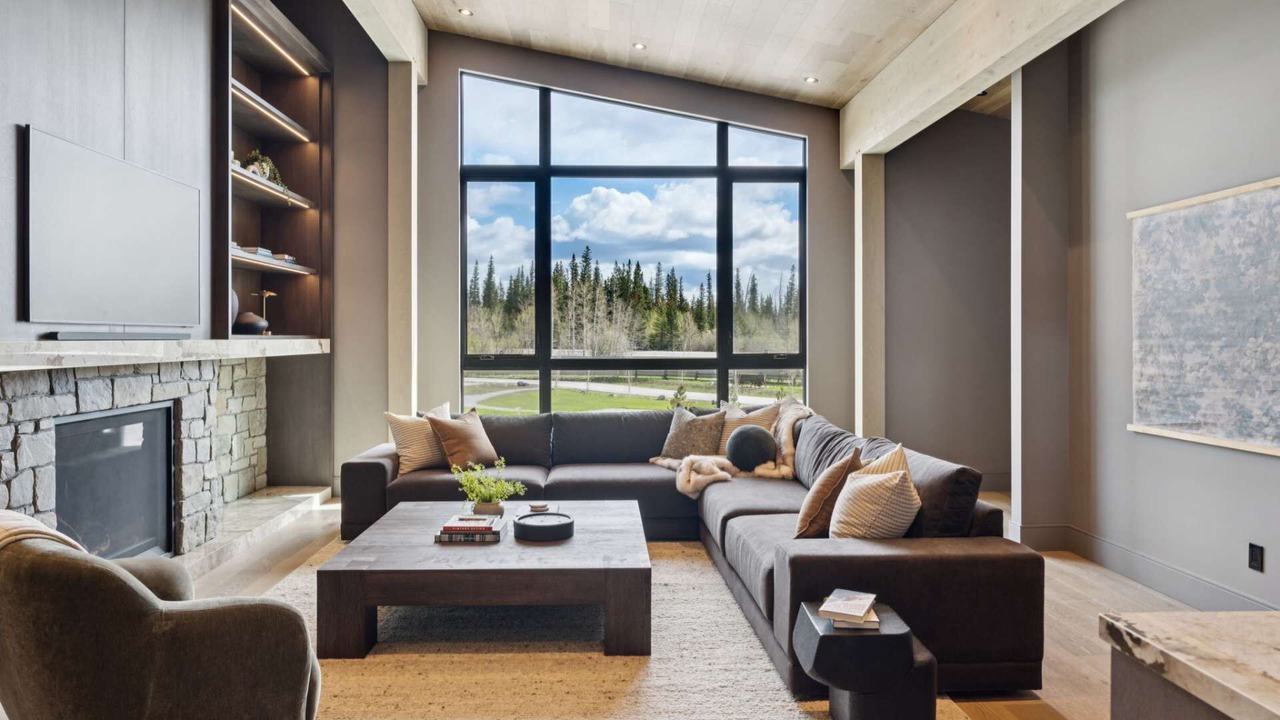 Photo of Livingroom in Kananaskis