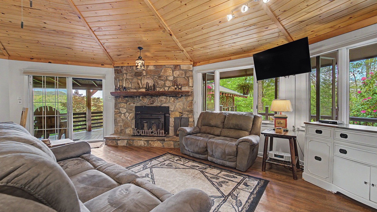Photo of Bedroom in Mountain