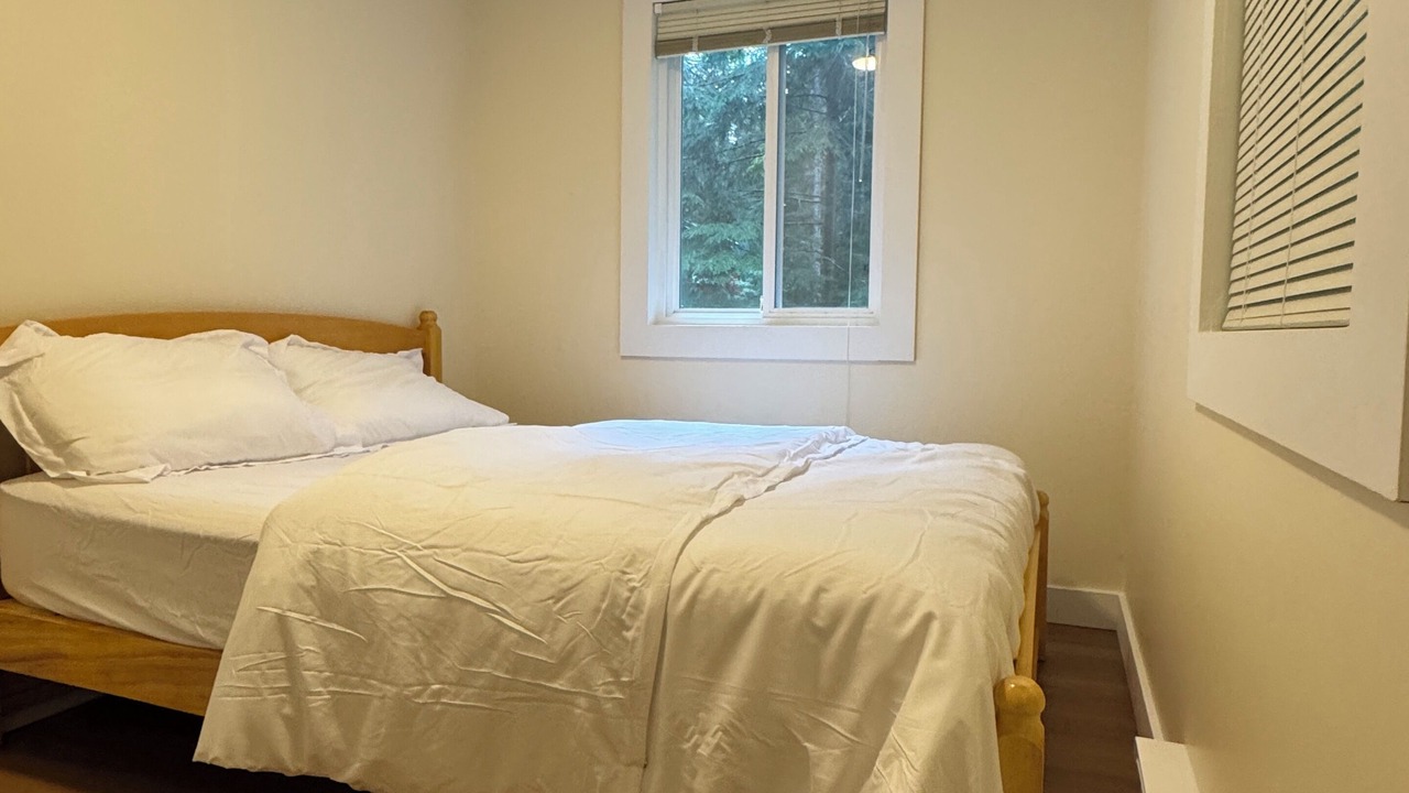 Photo of Bedroom in Sunshine Valley