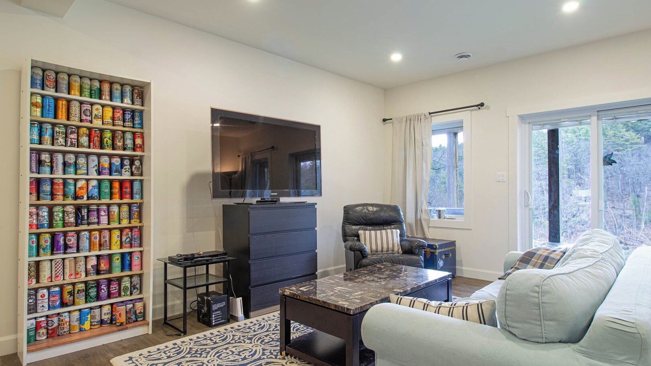 Photo of Livingroom in Jones Falls