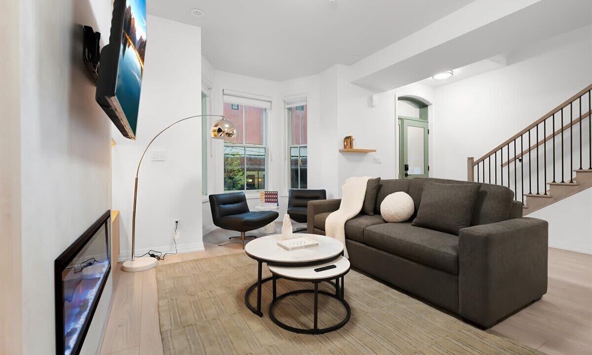 Photo of Livingroom in Toronto Entertainment District