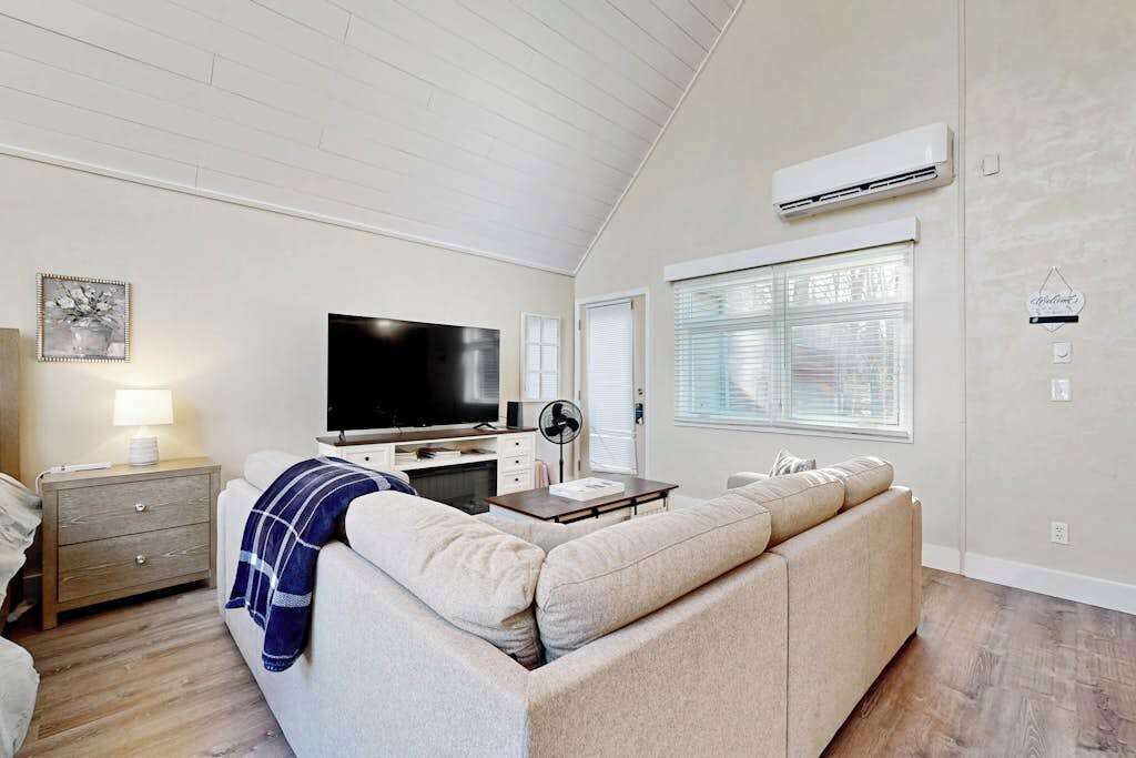 Photo of Livingroom in Sapphire