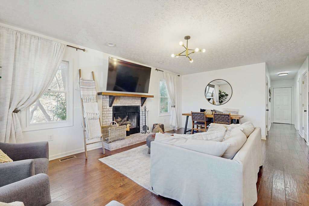 Photo of Livingroom in Royal Pines