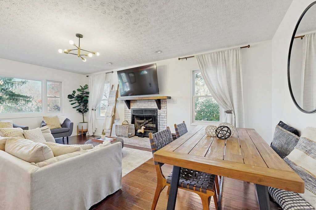Photo of Livingroom in Royal Pines