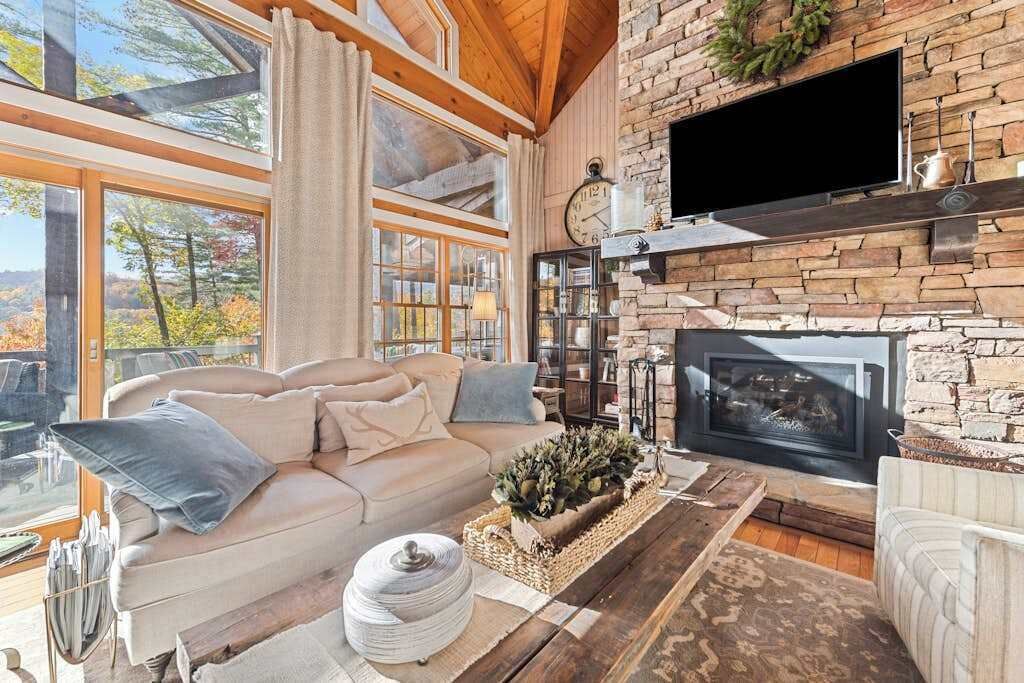 Photo of Livingroom in Sapphire