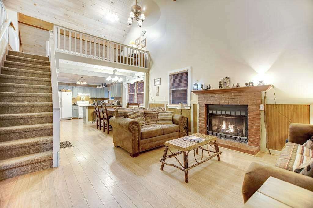 Photo of Livingroom in Cullowhee
