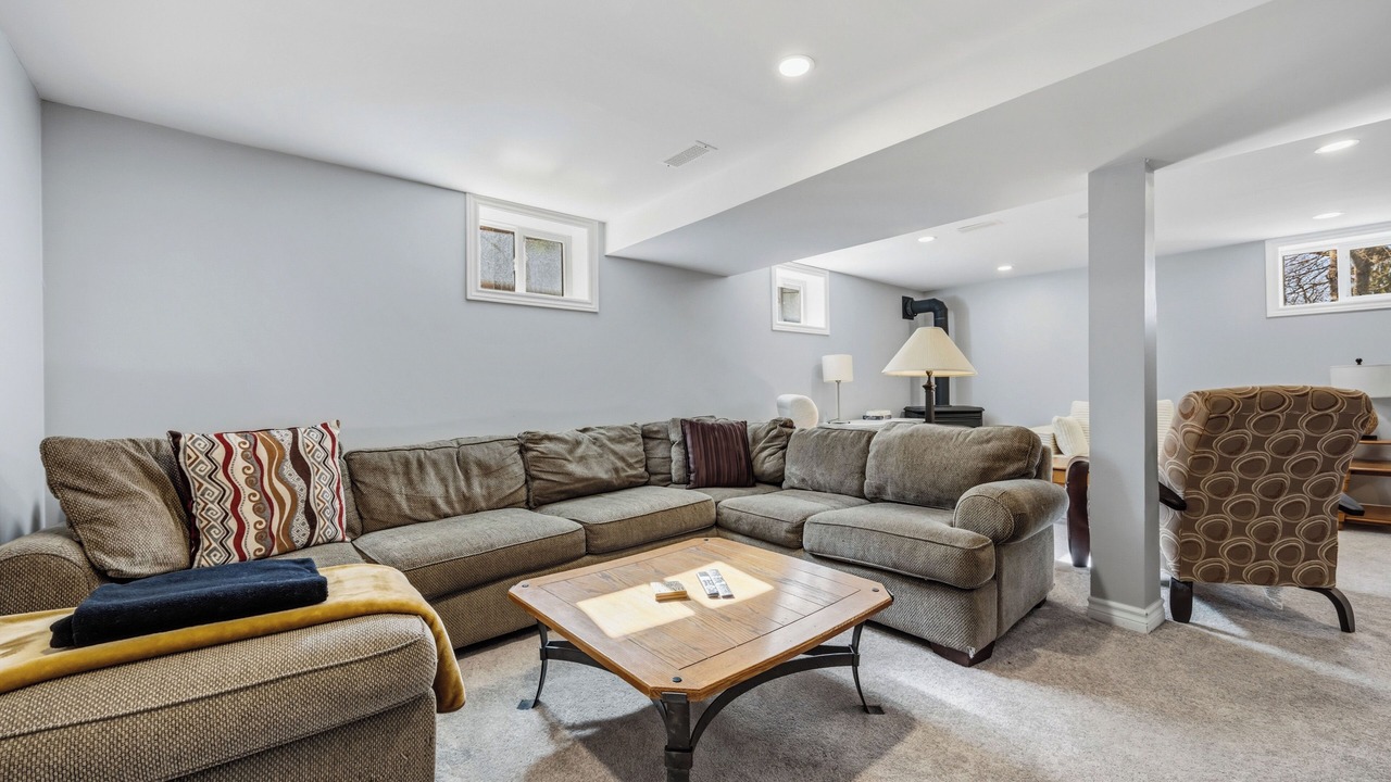 Photo of Livingroom in Sarnia