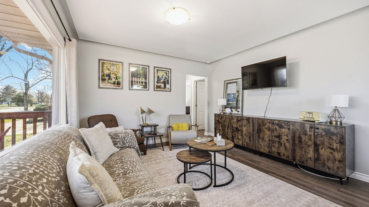 Photo of Livingroom in Sarnia