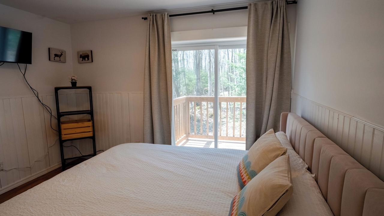 Photo of Bedroom in Georgian Bluffs