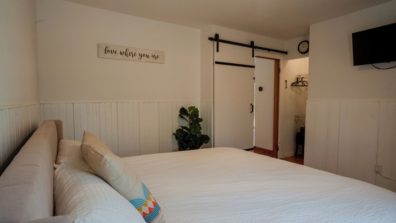 Photo of Bedroom in Georgian Bluffs