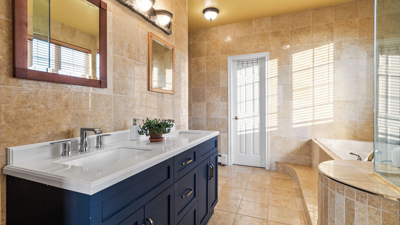 Photo of Bathroom in Malignant Cove