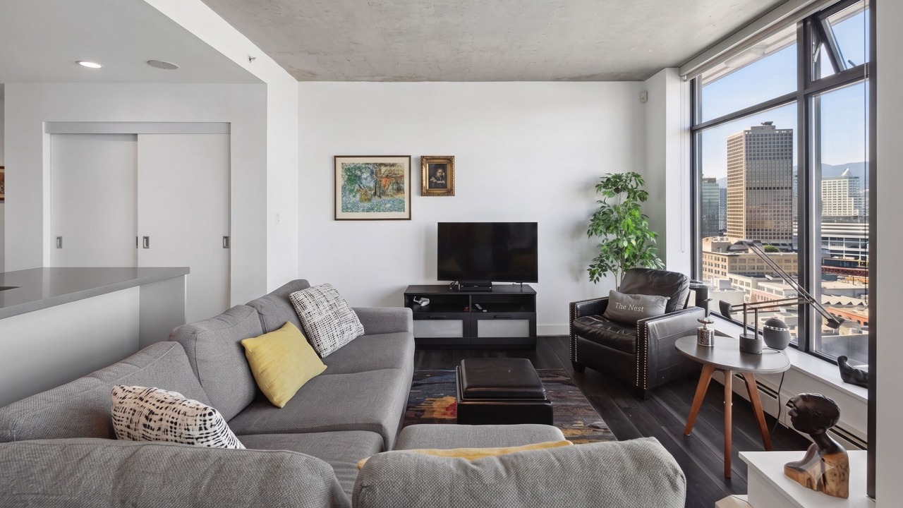 Photo of Livingroom in Gastown