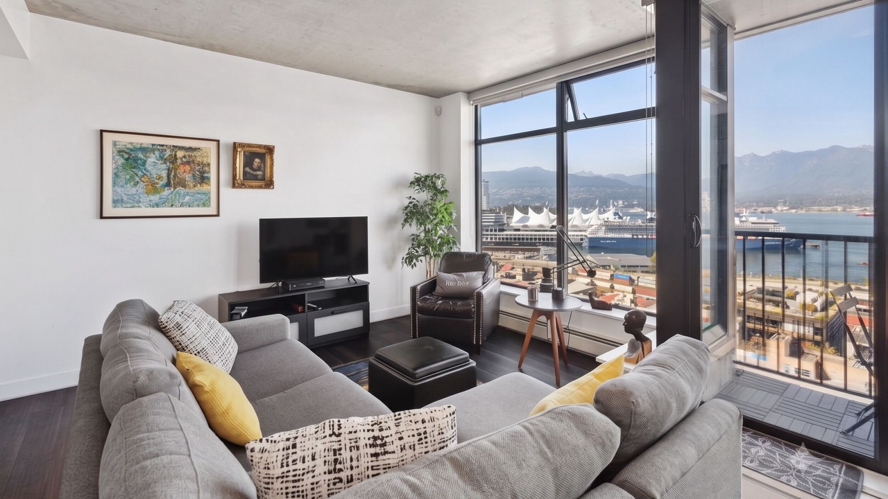 Photo of Livingroom in Gastown