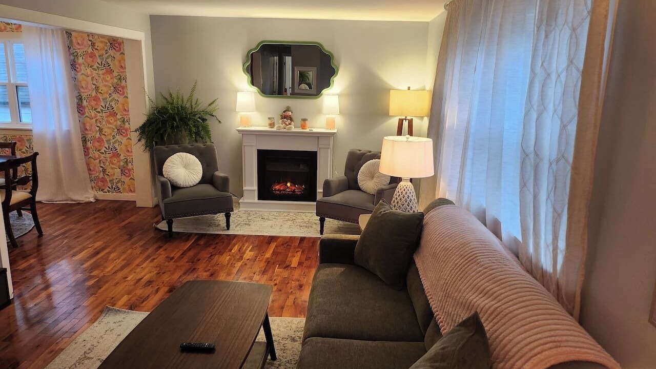 Photo of Livingroom in Hampton