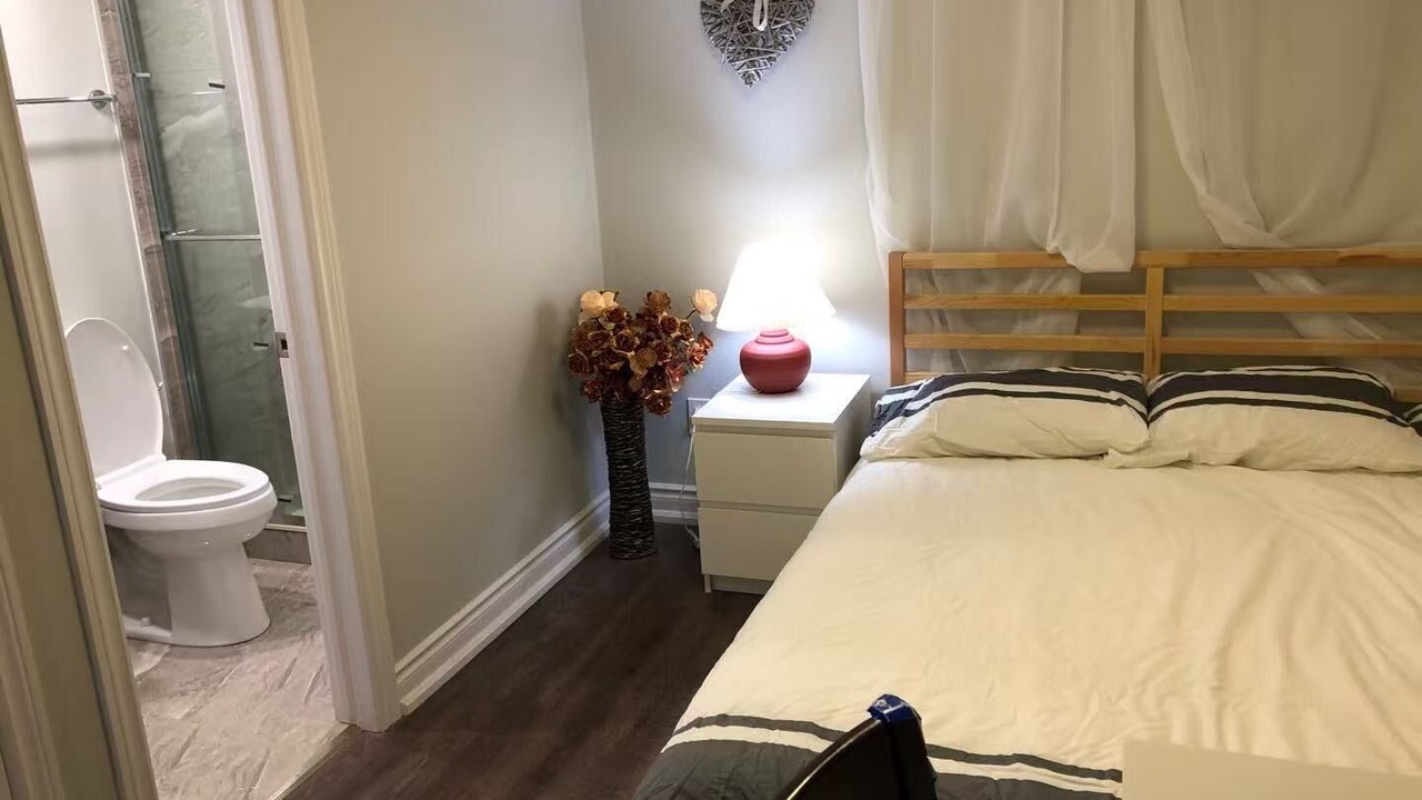 Photo of Bedroom in Richmond Hill
