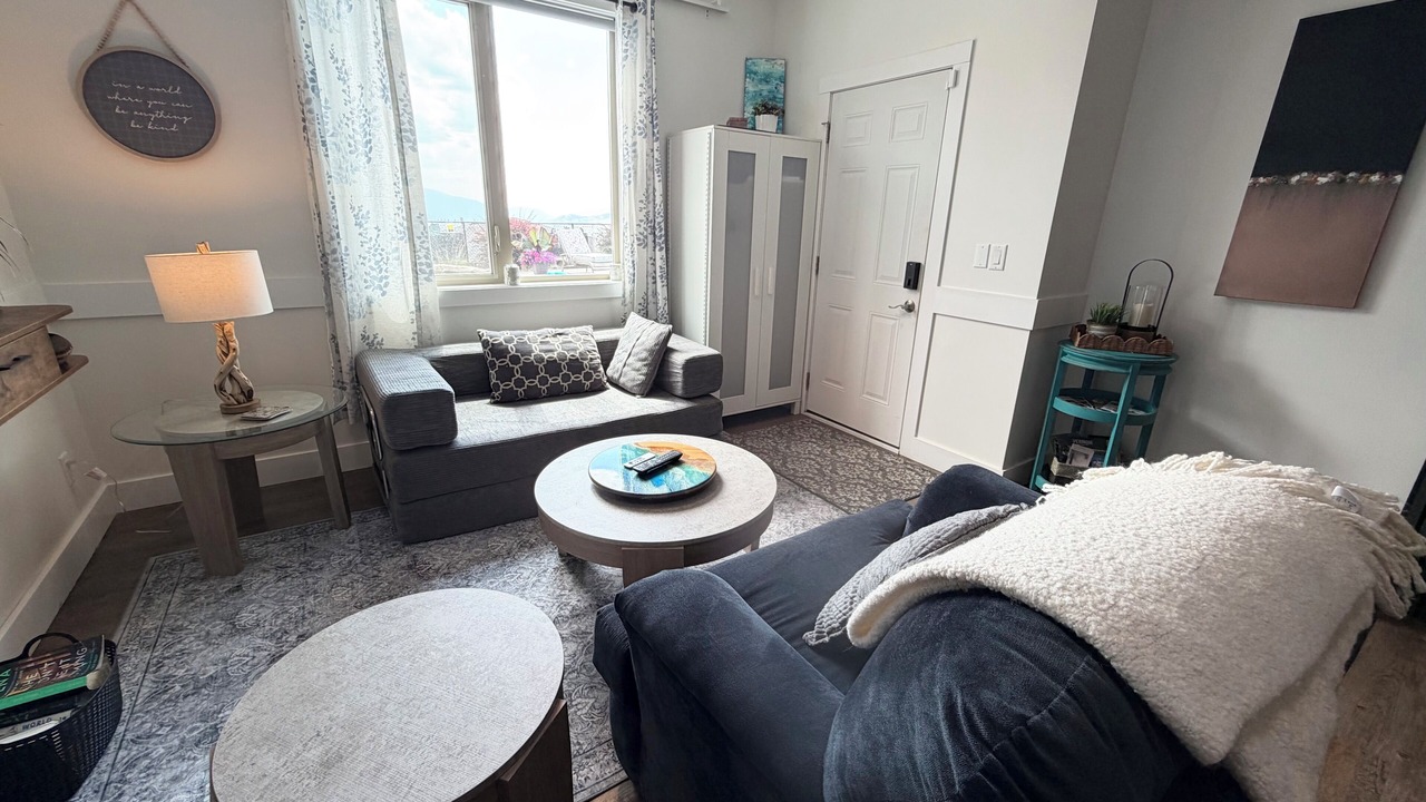 Photo of Livingroom in Foothills