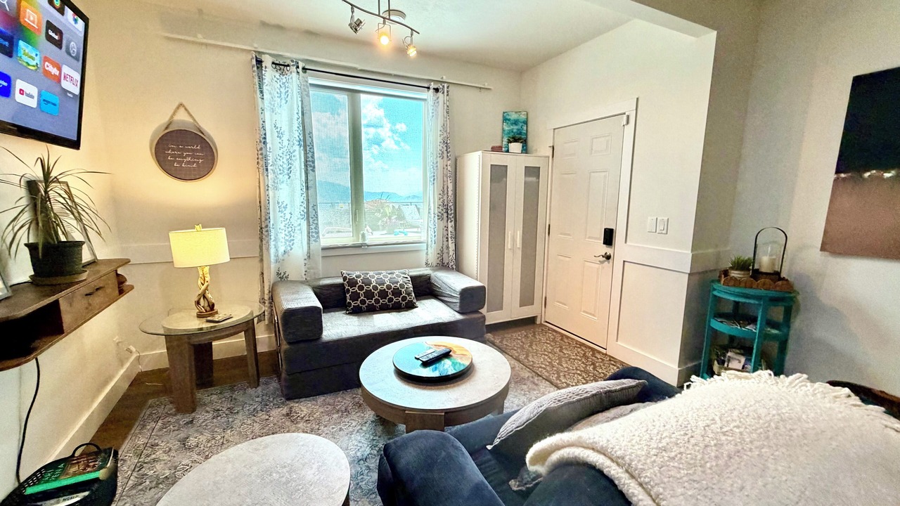Photo of Livingroom in Foothills