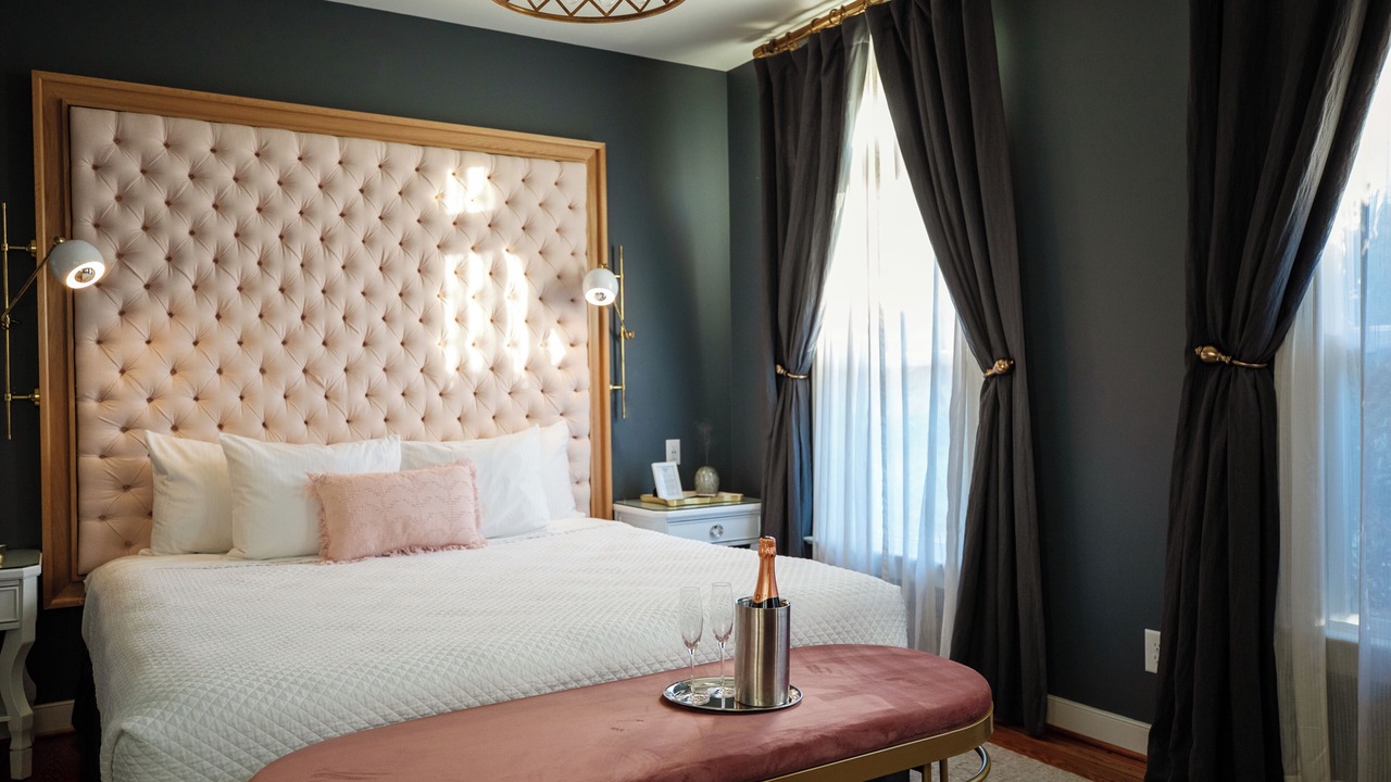 Photo of Bedroom in White Hall