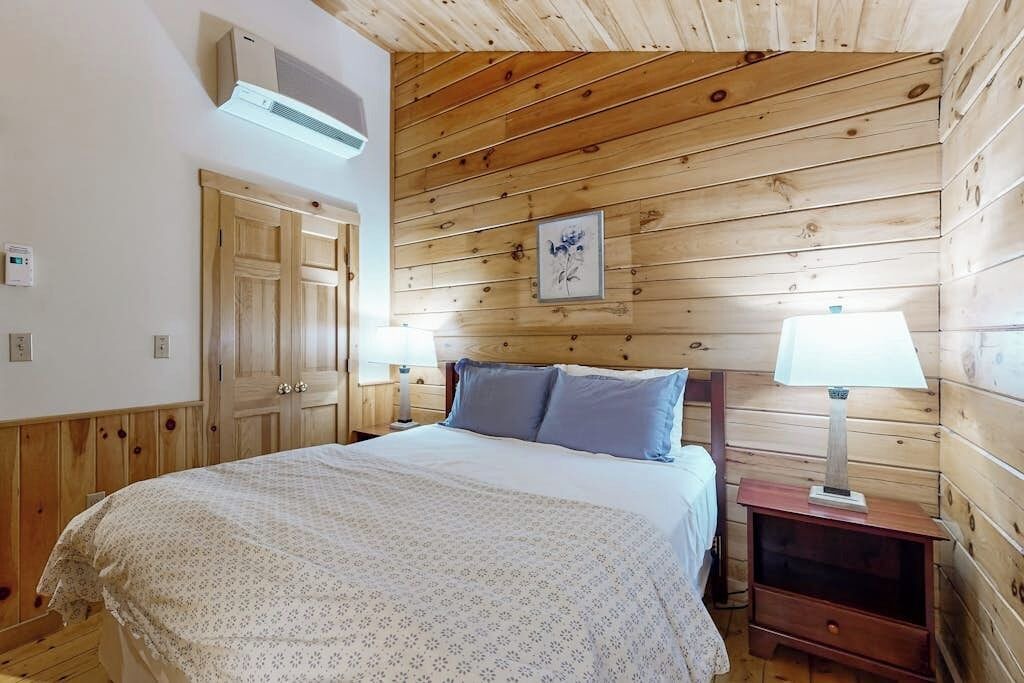 Photo of Bedroom in Northport