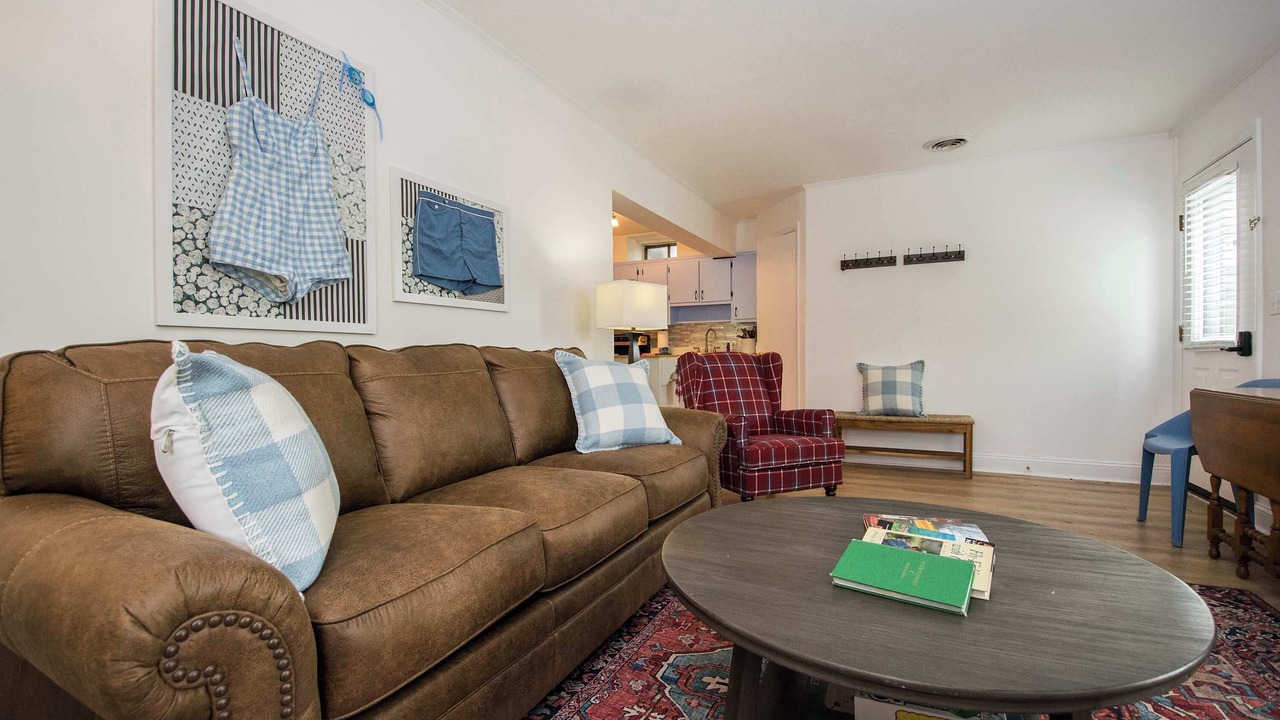 Photo of Livingroom in Flat Rock
