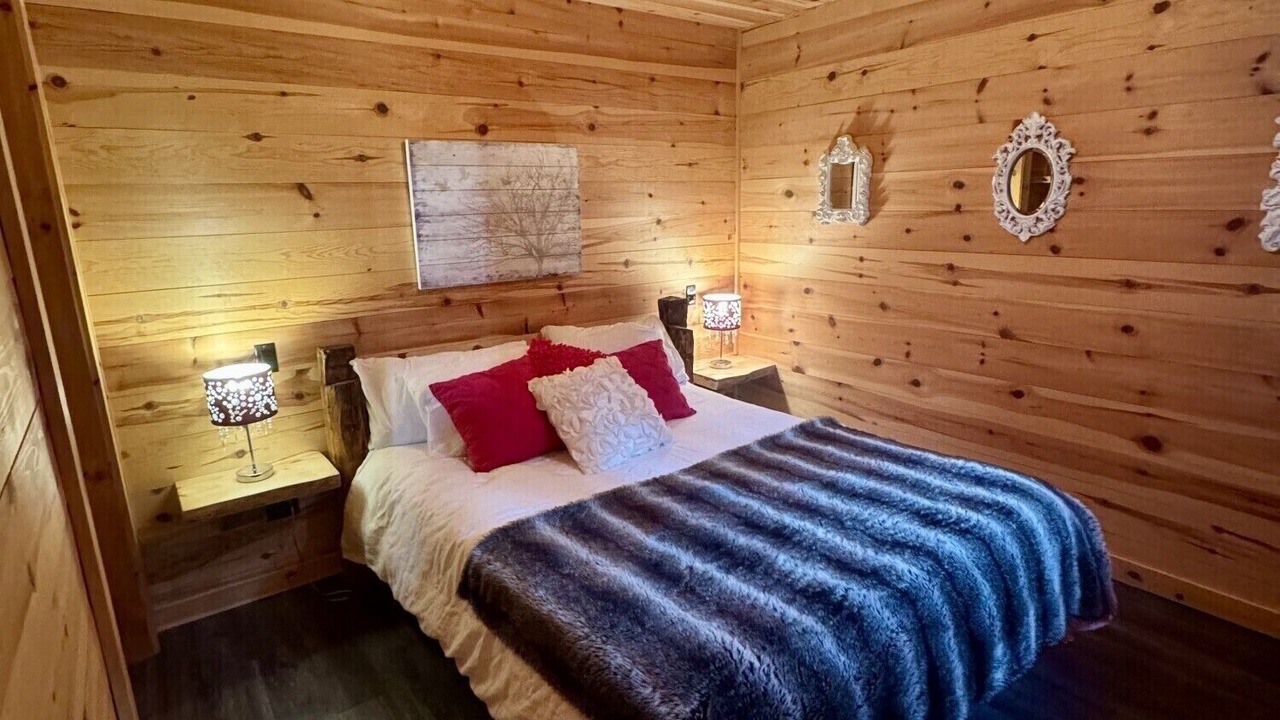 Photo of Bedroom in La Malbaie