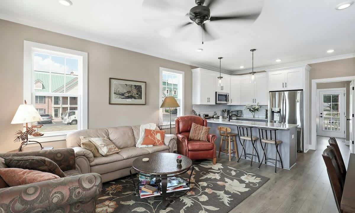 Photo of Livingroom in Lakewood