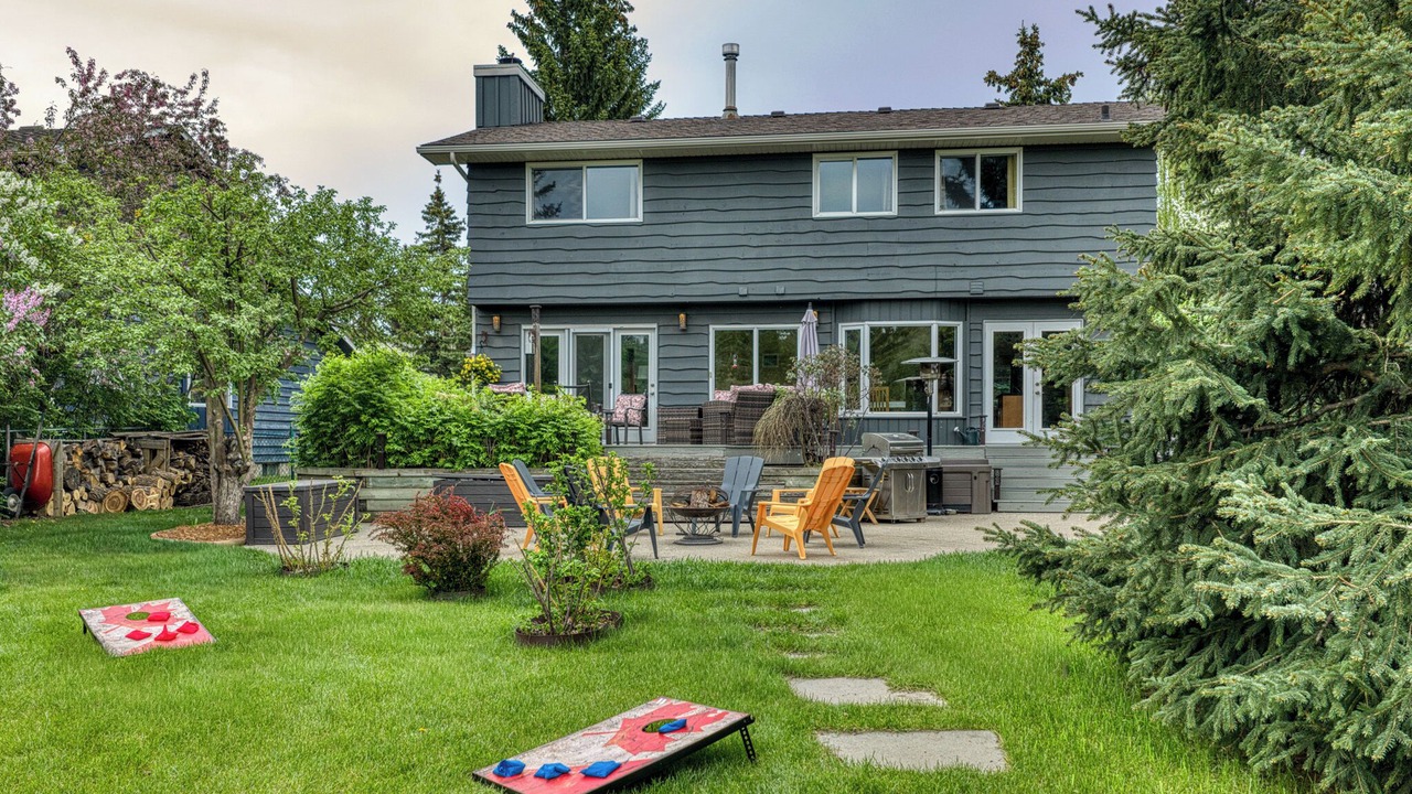 Photo of Patio Balcony in Northwest Calgary