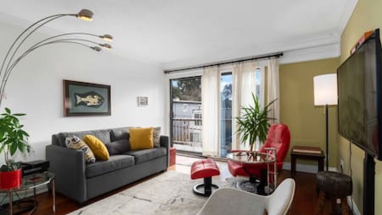Photo of Livingroom in Kitsilano