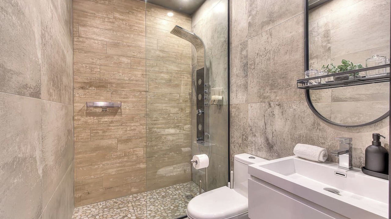 Photo of Bathroom in De Lorimier