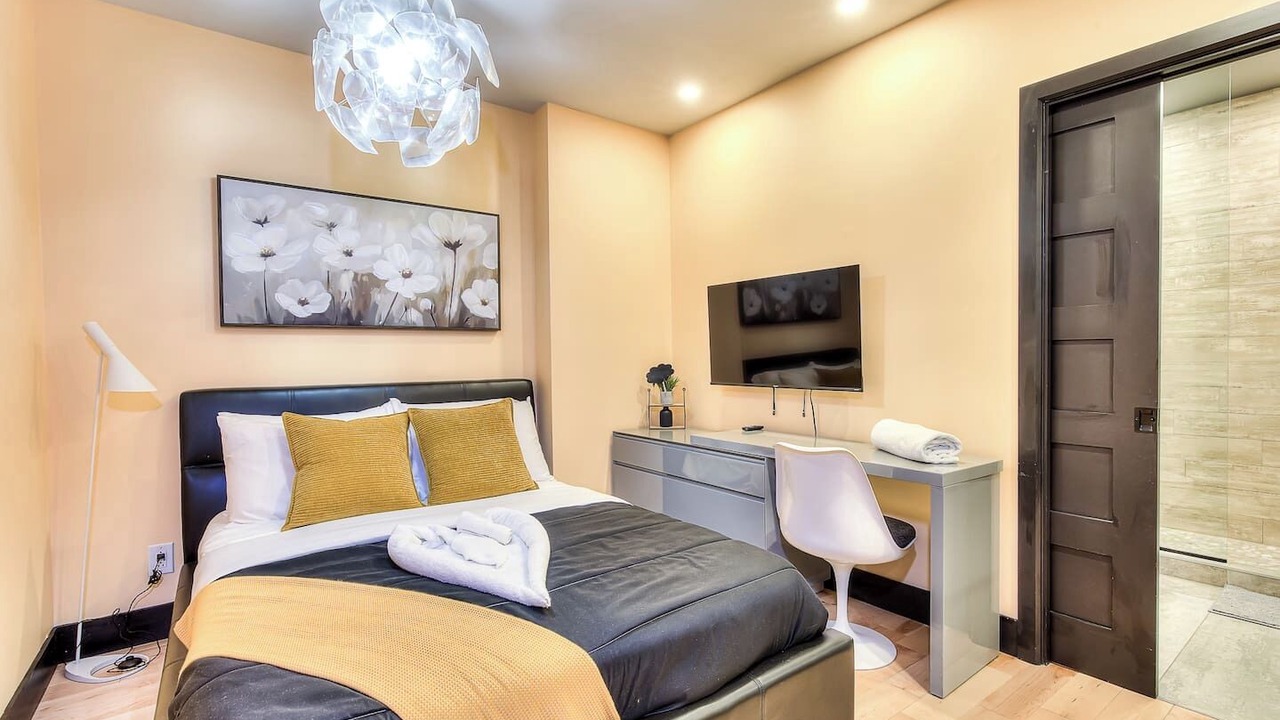 Photo of Bedroom in De Lorimier