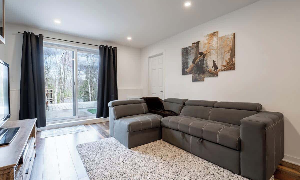 Photo of Livingroom in Chertsey