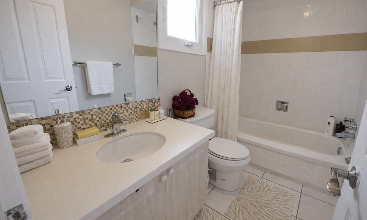 Photo of Bathroom in Hurontario