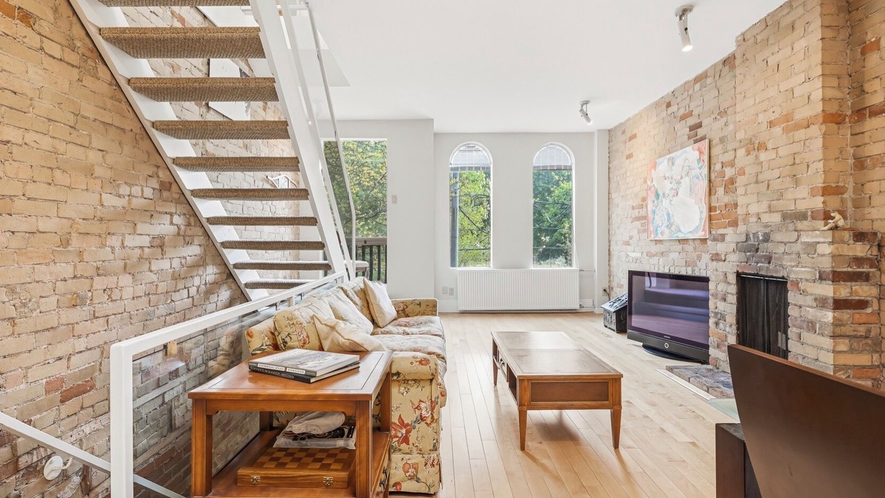 Photo of Livingroom in Garden District