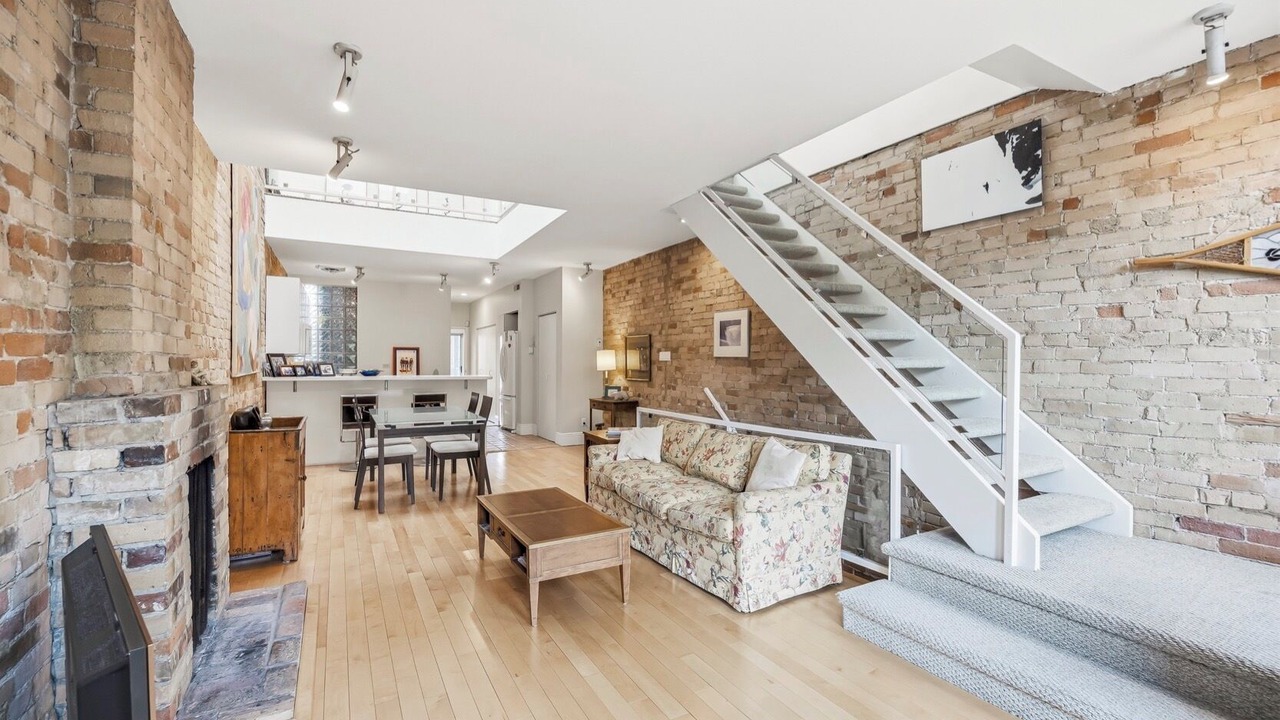 Photo of Livingroom in Garden District
